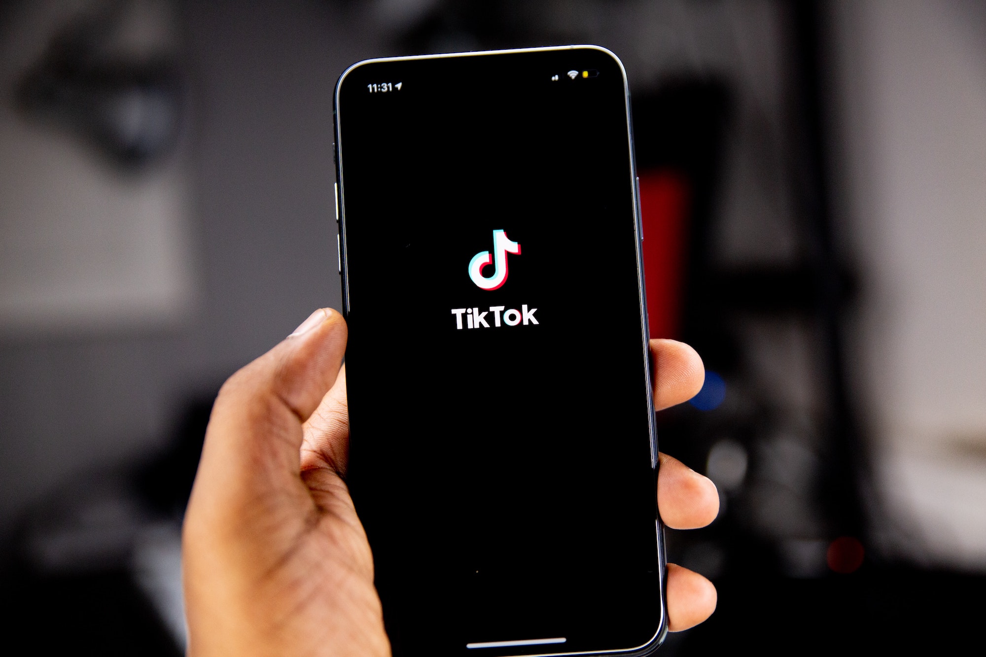TikTokアカウントが勝手に消えた!復活させる方法