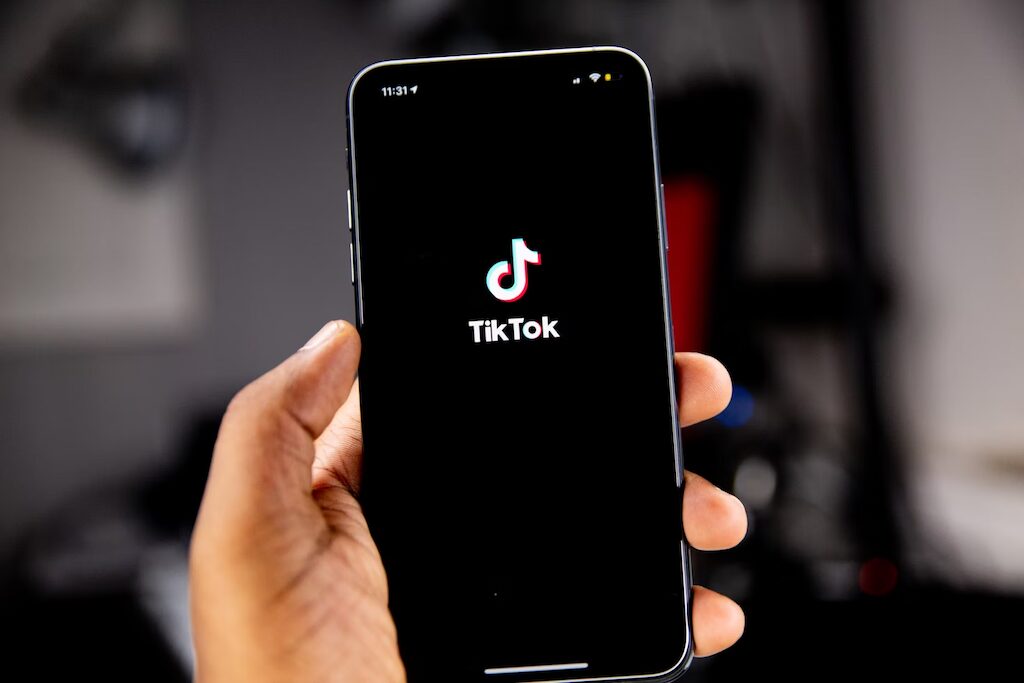 TikTokのおすすめに乗る仕組みとは？