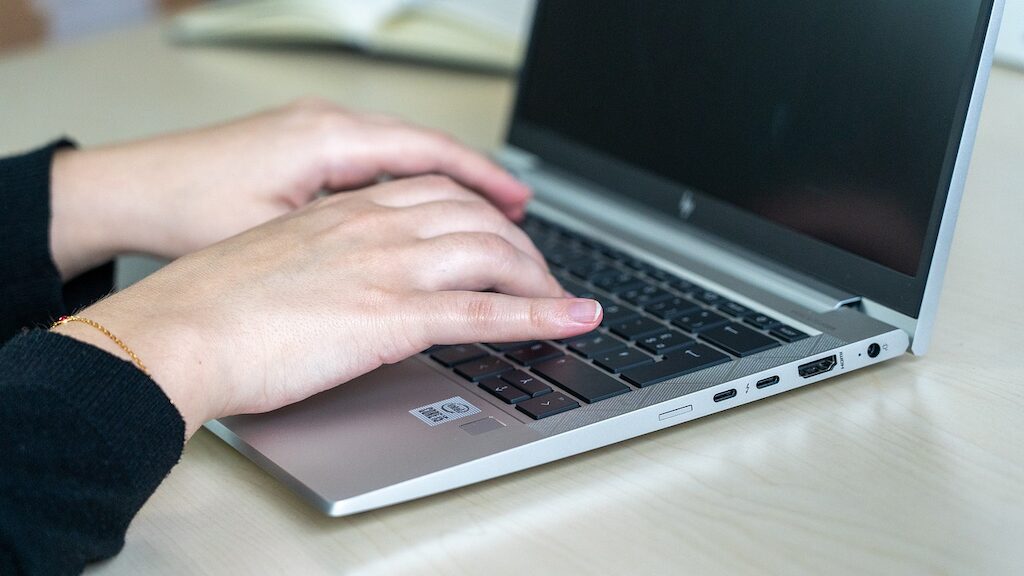 TikTok運用代行のお悩みは「株式会社アンドゼン」へご連絡ください